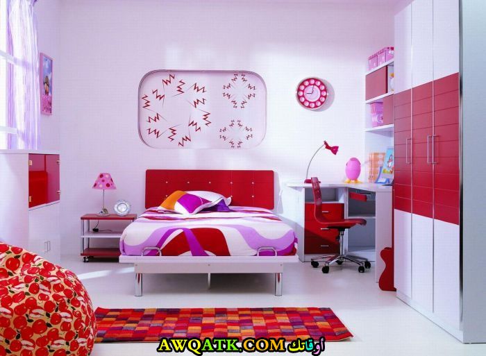 غرفة نوم روعة باللون الأحمر