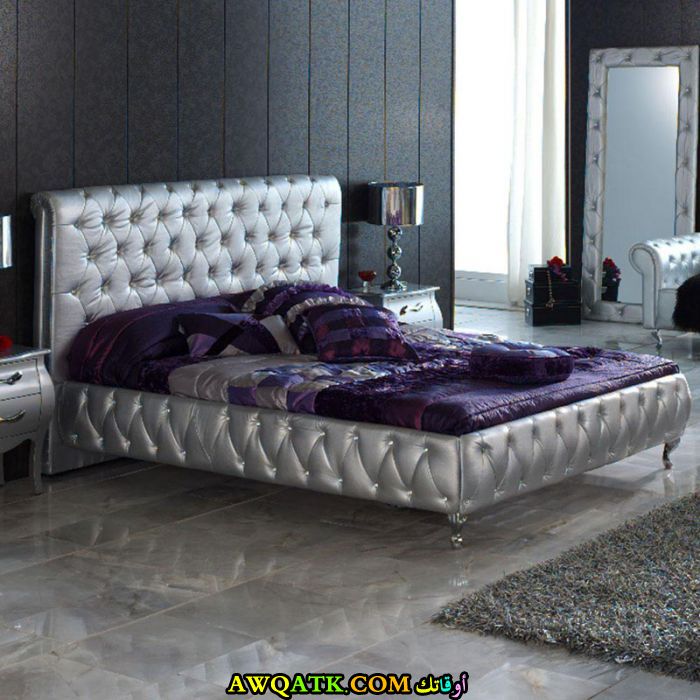 غرفة نوم فضية في منتهي الجمال