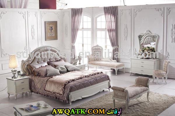 غرفة نوم بيضاء جميلة وروعة