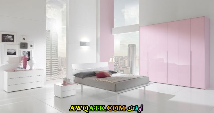 غرفة نوم بيضاء روعة وجميلة