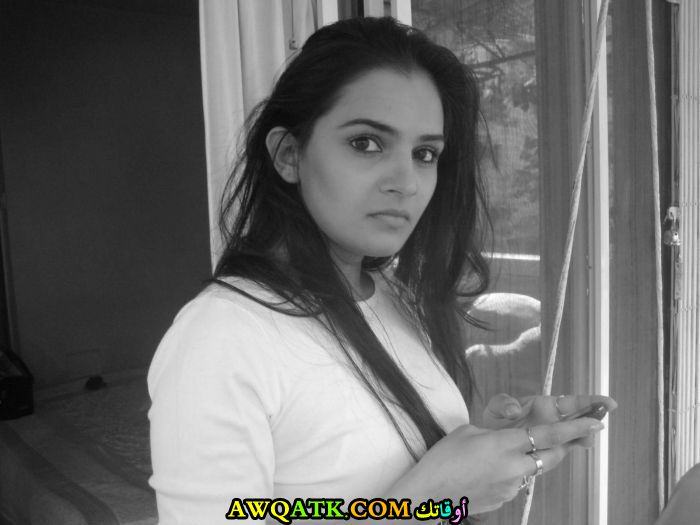 لعشاق الفنانة كريشنا جوكاني صورة جميلة وجديدة