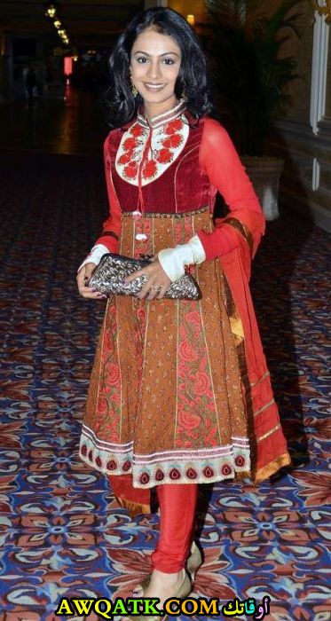 صورة الفنانة ماناسي باريخ 2017