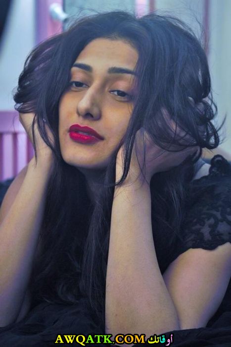 أحدث صورة للفنانة الهندية منى فاسو