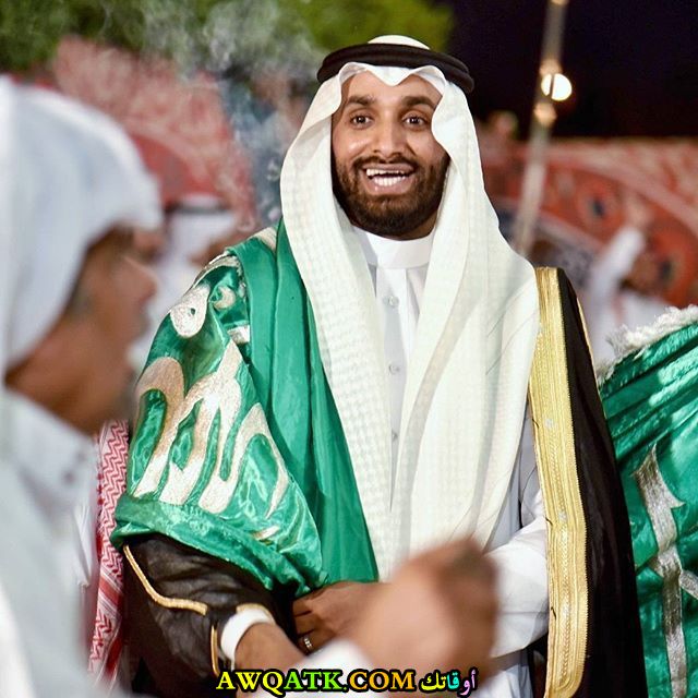 لعشاق الفنان أحمد الحازمي صورة جميلة أثناء حفل زفافه