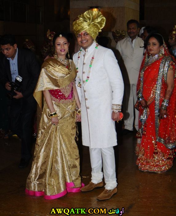 لعشاق الفنانة أديتي براتاب صورة جميلة وجديدة مع زوجها