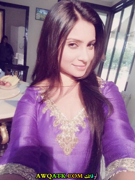 صورة روعة للفنانة اليزا خان