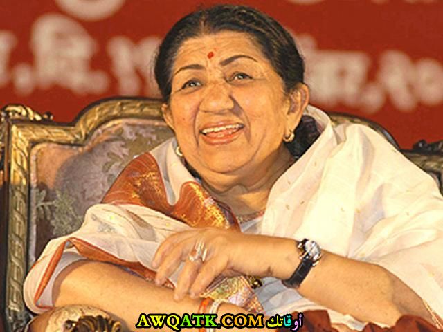 أحدث صورة للفنانة الهندية لاتا مانغيشكار