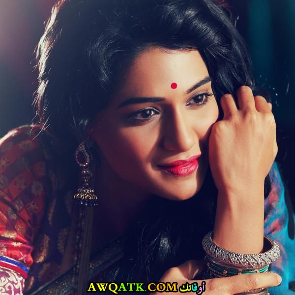 صورة روعة للفنانة يورميلا كانيتكار