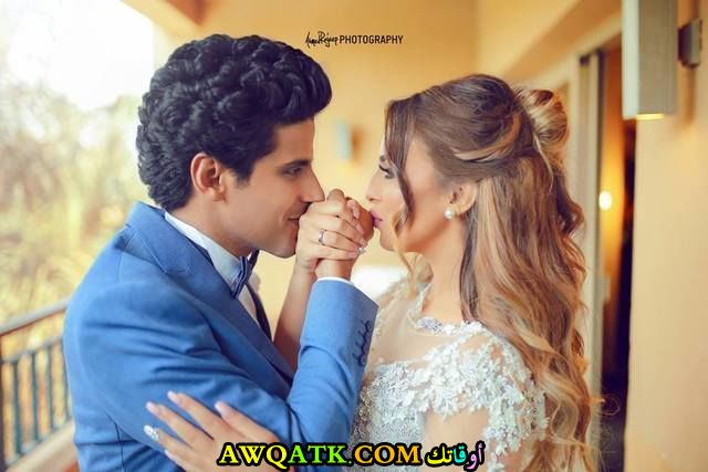 صورة عائلية للفنانة إسراء عبد الفتاح مع زوجها