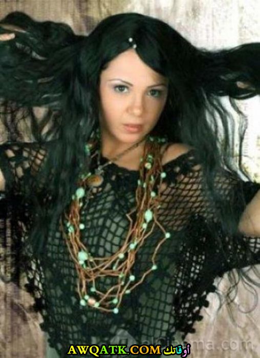 صورة للفنانة إيمان أيوب