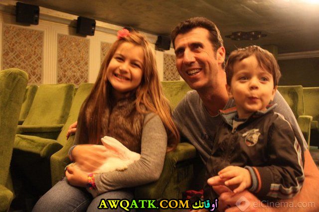  صورة جديدة للنجمة المصرية جنا عمرو مع والدها و أخوها