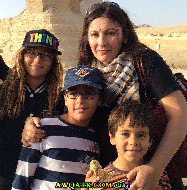 صورة جديدة للنجمة المصرية جيهان فاضل مع أولادها