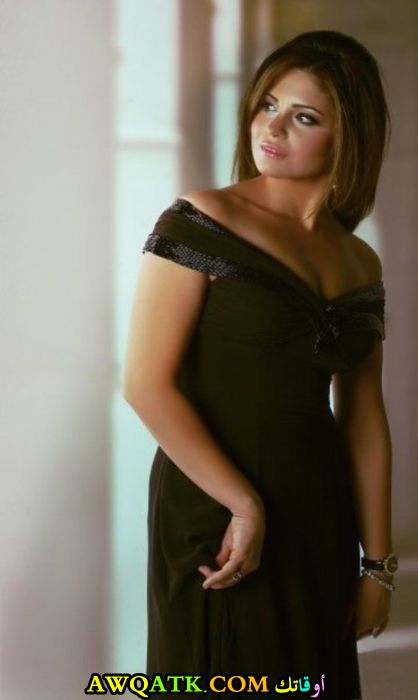 صورة للفنانة دينا أبو السعود