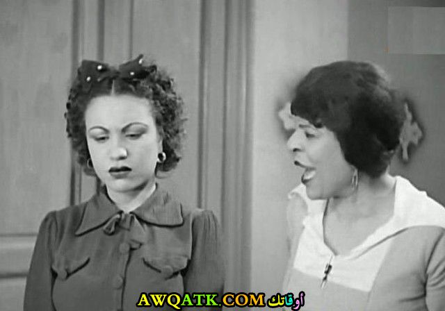 صورة الفنانة المصرية زكية ابراهيم داخل عمل