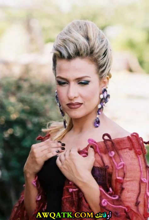 لعشاق الفنانة سيمون صورة جميلة وجديدة