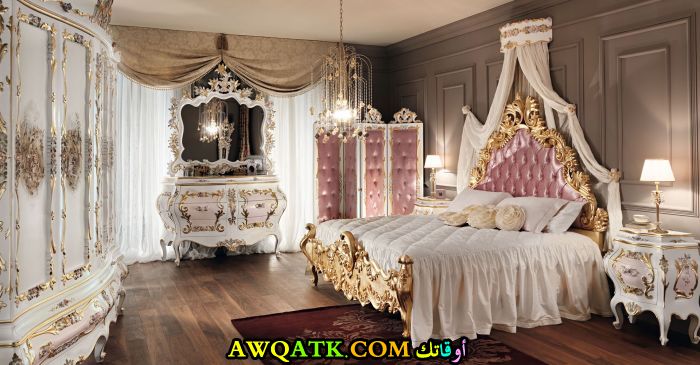 غرف نوم هاي غلوس إنجليزية طويلة عواميد كوكتيل تحفة غرف نوم هاي غلوس إنجليزية طويلة عواميد كوكتيل تحفة