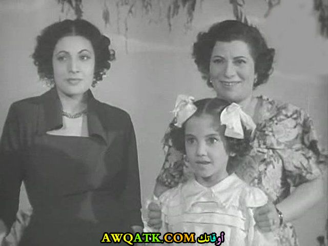 صورة روعة للفنانة عايدة كامل