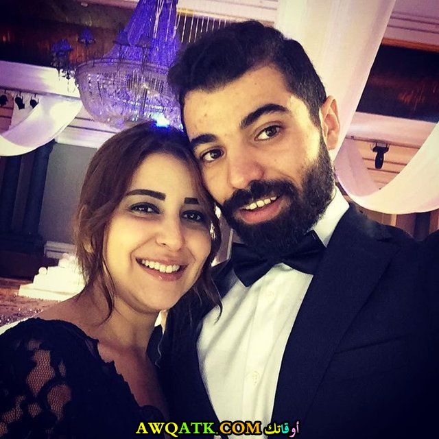 صورة روعة للفنانة علياء عساف مع زوجها