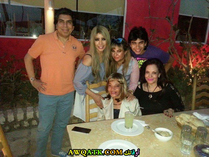 هل تغير شكل غادة نافع كثيرا وما السبب في هذا التغير