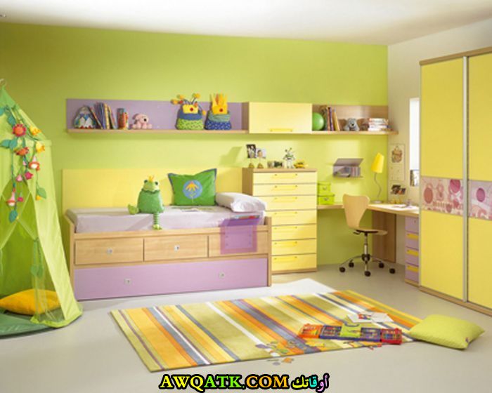 غرفة نوم شيك وجديدة باللون الأصفر 