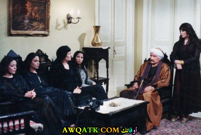 صورة الفنانة المصرية فادية عكاشة داخل عمل