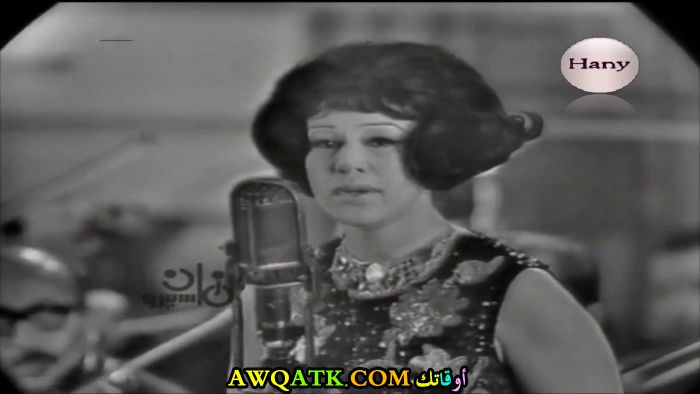 صورة الفنانة المصرية فايدة كامل داخل عمل