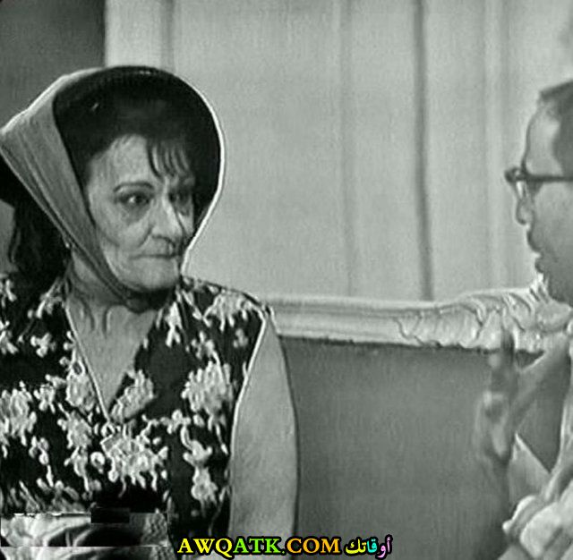 صورة الفنانة المصرية فيكتوريا كوهين داخل عمل مسرحي