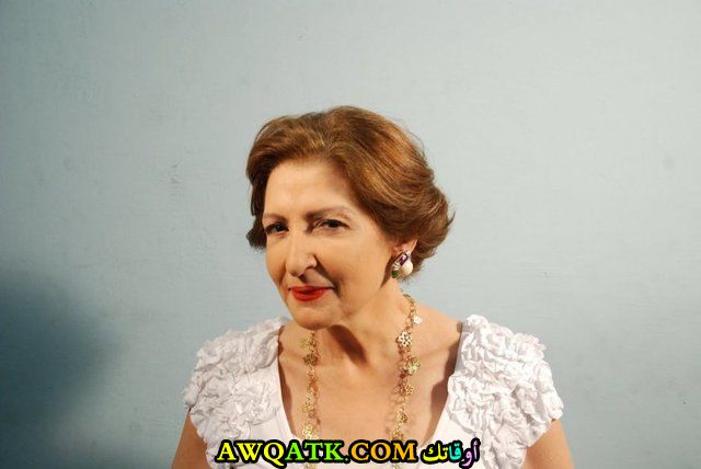 صورة روعة للفنانة ليلى عز العرب