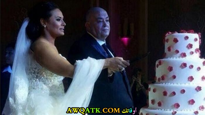 صورة عائلية للفنانة مروة حسين مع زوجها عماد الدين أديب