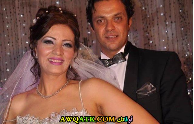 صورة عائلية للفنانة مونيا مع زوجها