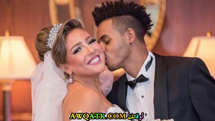 صورة عائلية للفنانة مي كساب مع زوجها