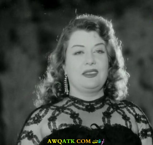 صورة للفنانة ميمي شكيب