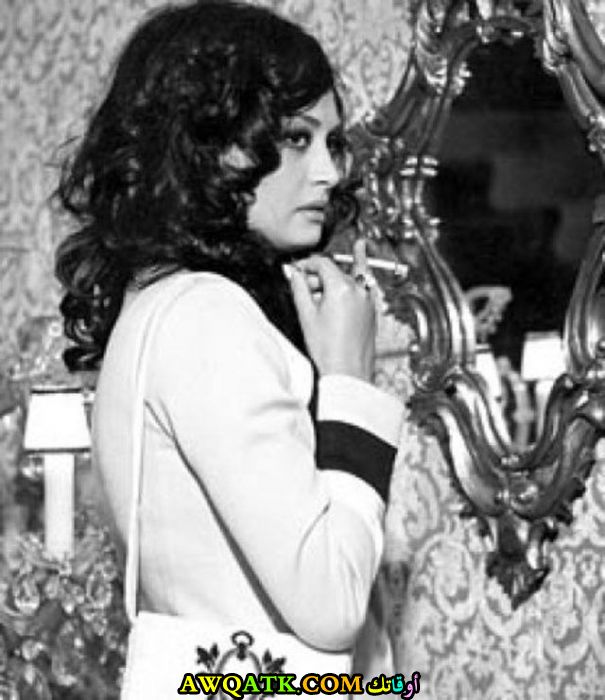 صورة أبيض و أسود للممثلة ناهد يسري