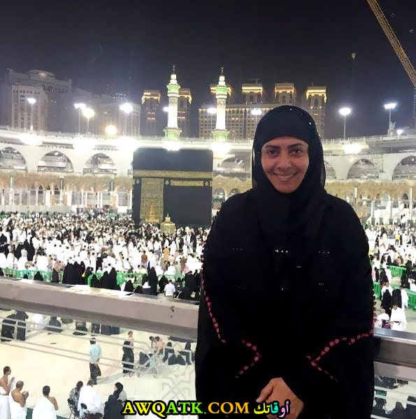 أحلى صورة للفنانة الجميلة نشوى مصطفى أثناء قيامها بمراسم الحج