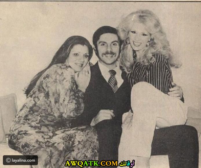 صورة عائلية للفنانة هويدا مع والدها و والدتها