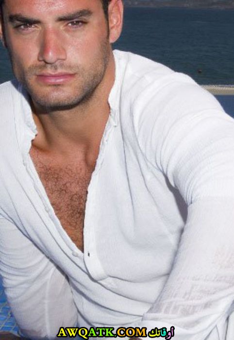 صورة جميلة للفنان الجميل أيمن القيسوني