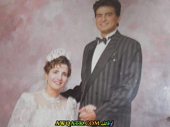 صورة عائلية للفنان الممثل جمال عبد الناصر مع زوجته