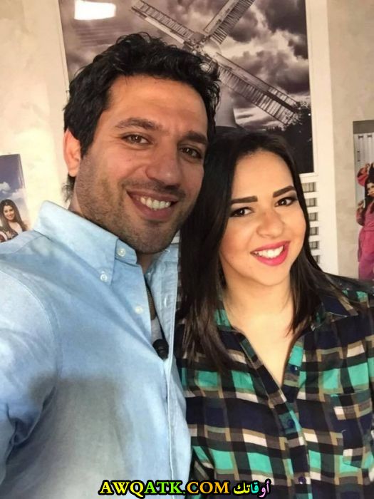 أحدث صورة للفنان المصري حسن الرداد مع زوجته ايمي