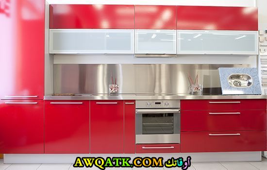 مطبخ الوميتال باللون الأحمر روعة 