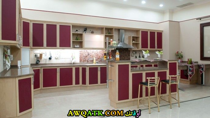 مطابخ عنابي , أجمل مطابخ باللونين عنابي و بيج