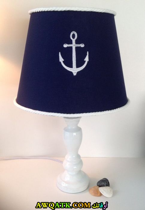 أباجورة باللون الأزرق شيك جداً وجميلة