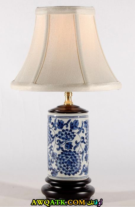 ٍأباجورة باللون الأزرق تناسب الذوق الراقي