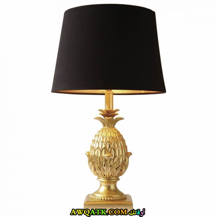 أباجورة باللون الأسود في منتهي الجمال والروعة