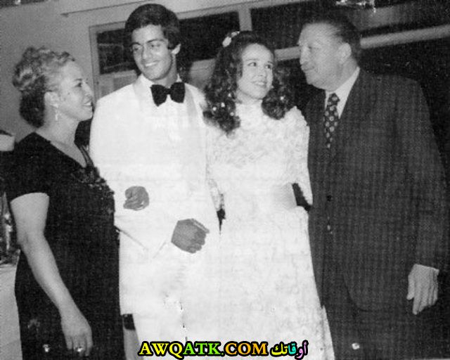 صورة عائلية للفنان سيف أبو النجا مع زوجته