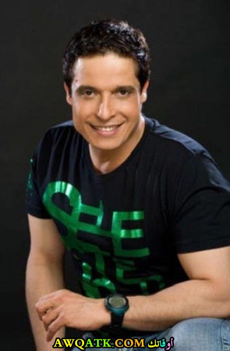 صورة للمغني عامر منيب