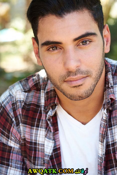 صورة رائعة للفنان كريم كامل