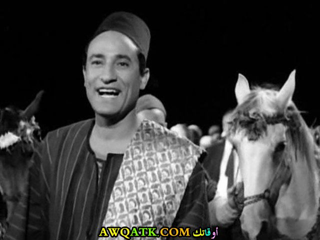 صورة قديمة ورائعة للنجم المصري محمد العزبي