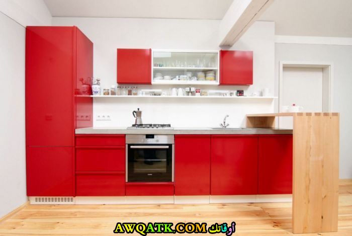 مطبخ مودرن شيك جداً باللون الأحمر