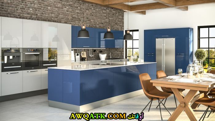 مطبخ باللون الأزرق يناسب الذوق الراقي 