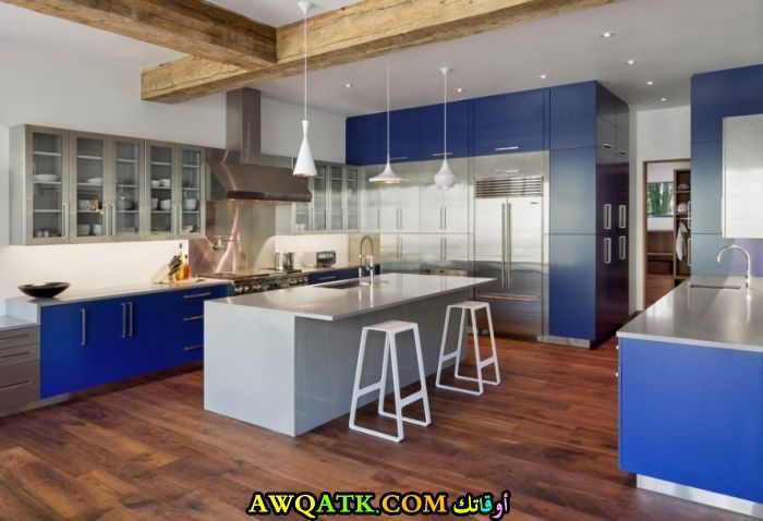 من اجمل وأرقي المطابخ الحديثة باللون الأزرق 